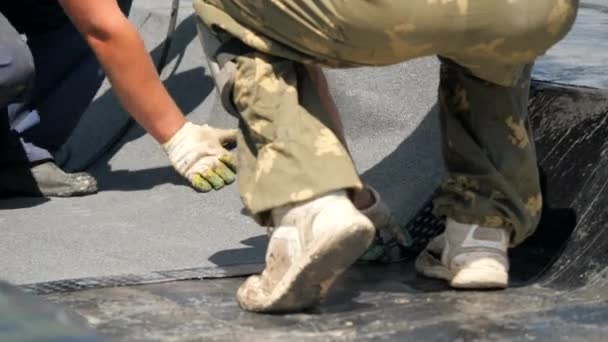 Soft roof. Laying roofing material, roofing material. — Stock Footage Soft roof. Laying roofing material, roofing material. Royalty Free Stock Footage