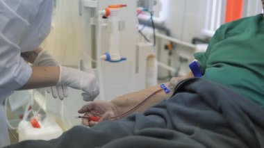 Hemodiyaliz, suni böbrek aparatı. Yaşam tasarrufu.