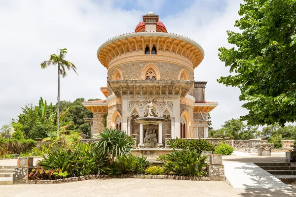 Palace Monserrat i Sintra, Portugal. byggnad med utsökt Mo — Stockfoto