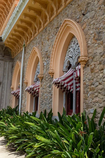 Palacio Monserrat en Sintra, Portugal. edificio con exquisito Mo — Foto de Stock