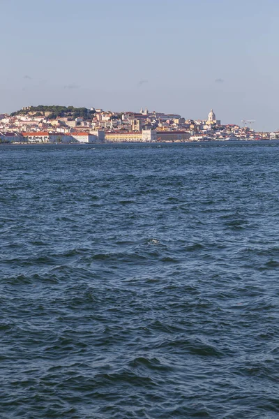 Pohled Historické Pobřeží Lisabonu Řeky Tejo Pohled Vody Letního Dne — Stock fotografie
