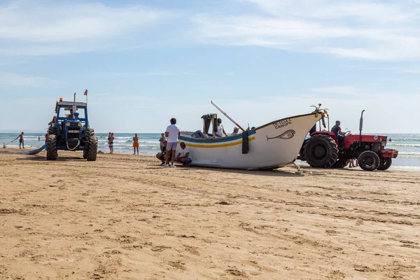 Costa Caparica Portogallo Settembre 2020 Artel Pescatori Pesca Strascico Dalla — Foto Stock