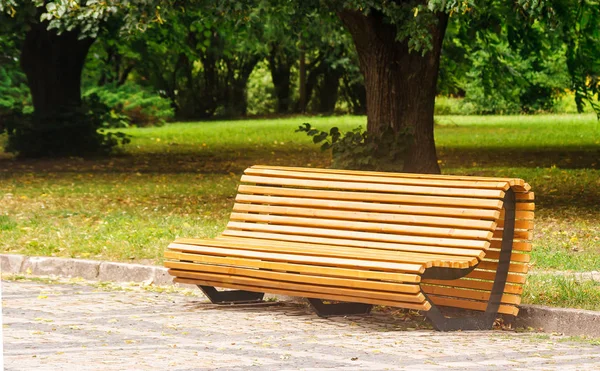 Modern Yellow Garden Bench City Park Sunny Summer Day — Stock Photo, Image