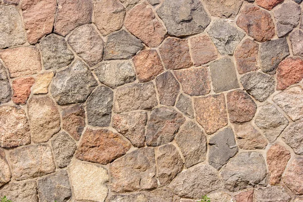 晴れた日のクローズ アップの街に古い石の壁を屋外 — ストック写真