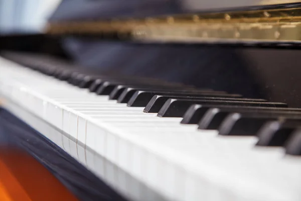 New Modern Piano Keyboard Indoor Daylight Closeup — Stock Photo, Image