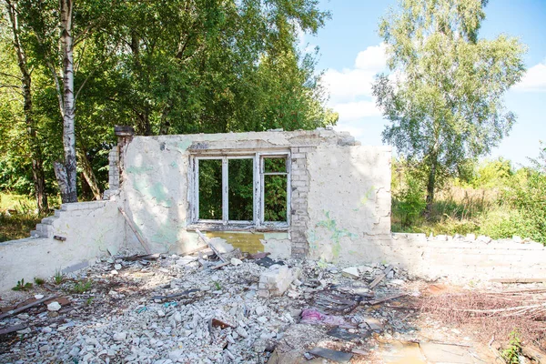 Old Abandoned Ruined House Sunny Summer Day — Stock Photo, Image
