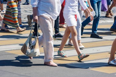 yayalar yaya geçidi