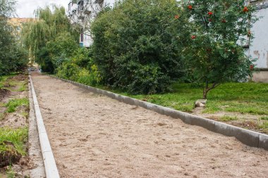 kaldırım fayans ile yeni bir yol inşaatı