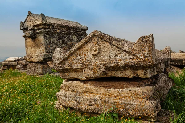 Ruinerna av antika staden, Hierapolis nära Pamukkale, Turkiet — Stockfoto