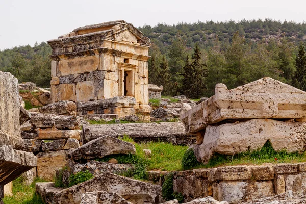 Ruinerna av antika staden, Hierapolis nära Pamukkale, Turkiet — Stockfoto