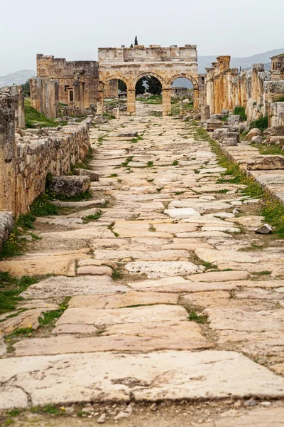 古代都市ヒエラポリス パムッカレ, トルコ付近の遺跡 — ストック写真