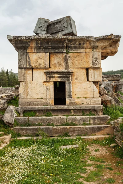 Ruinerna av antika staden, Hierapolis nära Pamukkale, Turkiet — Stockfoto