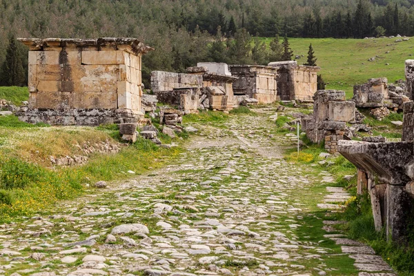 Ruinerna av antika staden, Hierapolis nära Pamukkale, Turkiet — Stockfoto