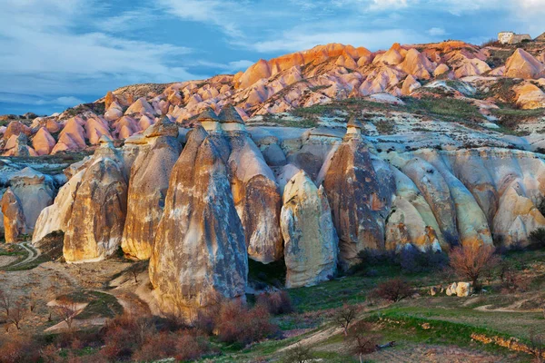 Casas de hadas acantilados de piedra — Foto de Stock