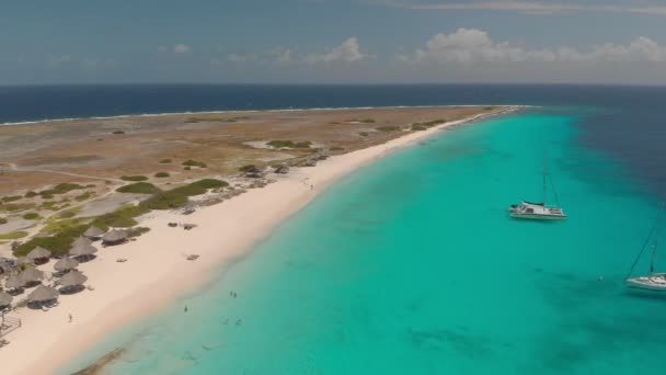 Klein Curacao-szigeten. Drone lövöldözés — Stock videók