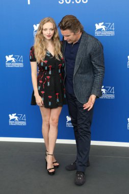 Amanda Seyfried, Ethan Hawke 31 Ağustos 2017 'de İtalya' da düzenlenen 74. Venedik Film Festivali 'nde
