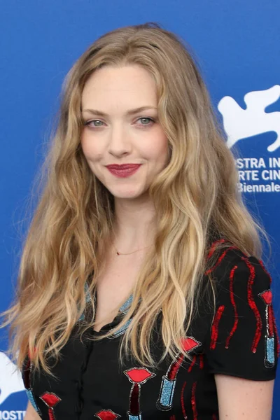 Amanda Seyfried 31 Ağustos 2017 'de İtalya' da düzenlenen 74. Venedik Film Festivali 'nde