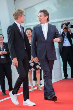 Ethan Hawke, Levon Roan Thurman-Hawke 31 Ağustos 2017 'de İtalya' da düzenlenen 74.