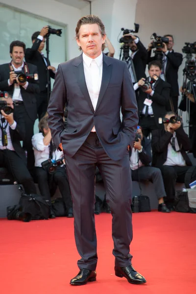 Ethan Hawke Bei Der Ersten Reformierten Premiere Des Filmfestivals Venedig — Stockfoto