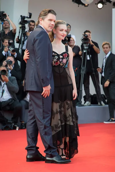 Ethan Hawke Amanda Seyfried Pierwszej Zreformowanej Premierze Festiwal Filmowy Włoszech — Zdjęcie stockowe