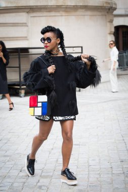 Janelle Monae, 2016 Paris Moda Haftası 'nda Stella Mccartney Show' a katıldı. 5 Ekim 2015 Paris, Fransa