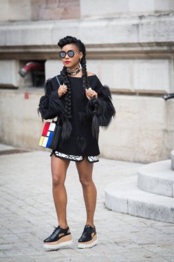 Janelle Monae, 2016 Paris Moda Haftası 'nda Stella Mccartney Show' a katıldı. 5 Ekim 2015 Paris, Fransa