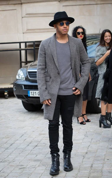 Lewis Hamilton Uczestniczy Wystawie Stelli Mccartney Podczas Paris Fashion Week — Zdjęcie stockowe