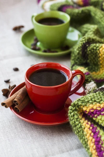 Groene Rode Kopjes Koffie Met Koffie Michal Anijs Star Kaneel — Stockfoto