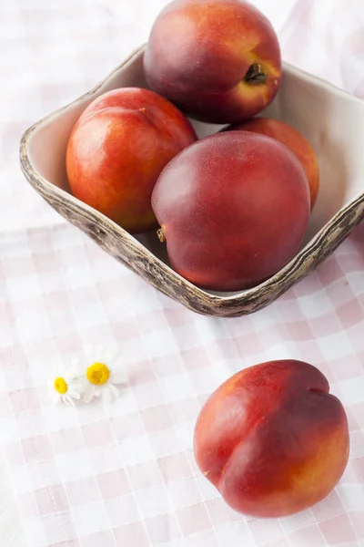 Juicy Ripe Nectarines Lie Hand Made Plate Tablecloth Cell — Stock Photo, Image