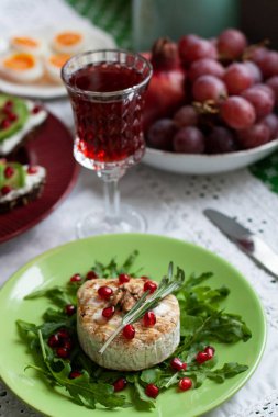 Sağlıklı Besleyici öğle veya akşam yemeği için iki: peyniri ızgara