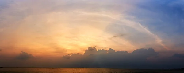 Panoramic Sunset Fluffy Clouds Twilight Sky Sunlight Dramatic Cloud Sea — Stock Photo, Image