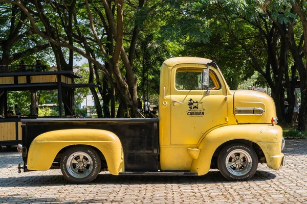 Saraburi Thailand Novembro 2018 Camioneta Ford Coe Cor Amarela 1951 — Fotografia de Stock