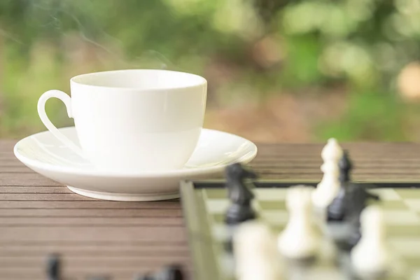 Cups Coffee Table Chess Board Pieces Relax Time — Stock Photo, Image