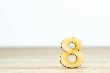 Tablonun üstündeki tahta sayıyı kopyalama alanı ile kapat, sekiz numara.