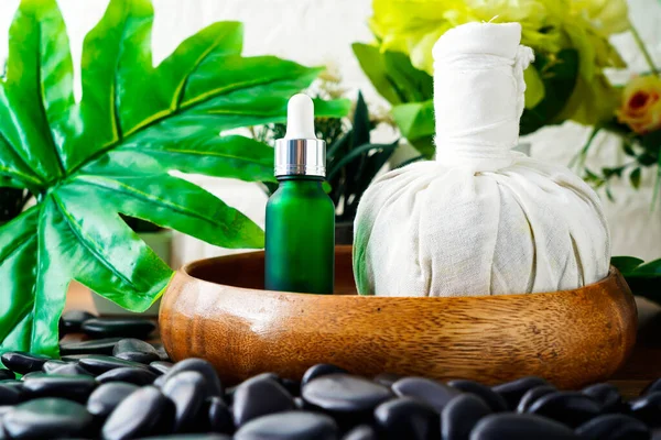 Serum Yağı Damlatıcılı Tayland Spa Seti Esaslı Yağ Tayland Bitkisel — Stok fotoğraf