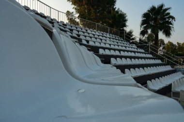 Açık Hava Tiyatrosu görünümü Türkiye'de terk edilmiş.
