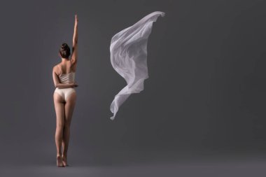 Dikiz bej iç çamaşırı seksi kız