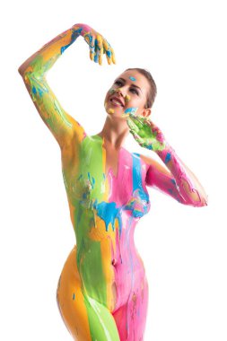 Çıplak kız cesedi renk atış ile kaplı.