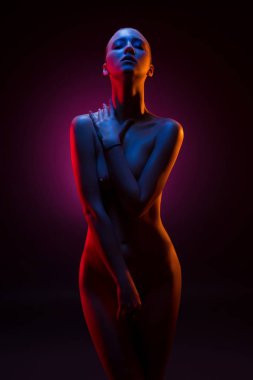 Çıplak ince kız portre kırpılmış