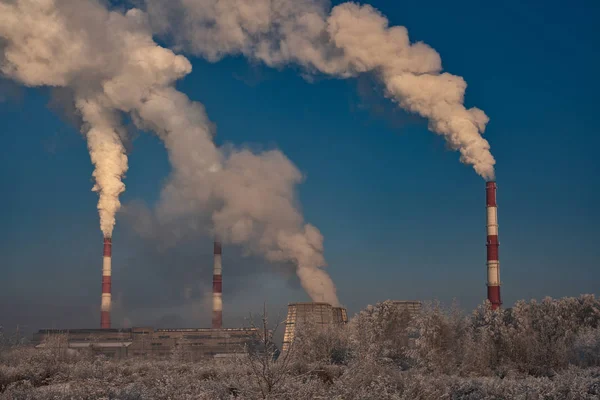 Belo inverno paisagem industrial vista — Fotografia de Stock
