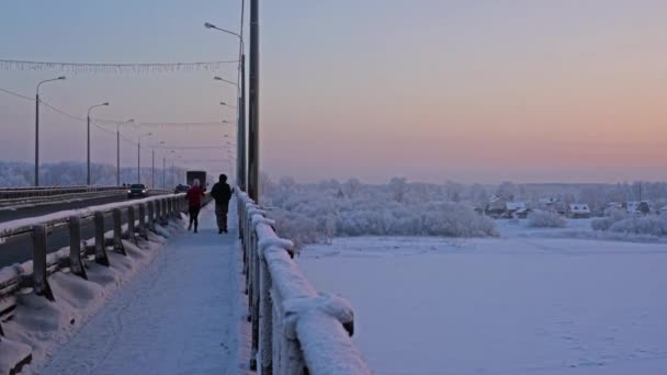 Russian winter landscape shot at the bridge — Stock Video