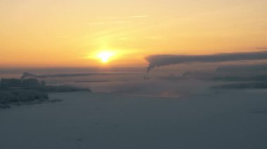 Rus kış manzarası gün batımında atış