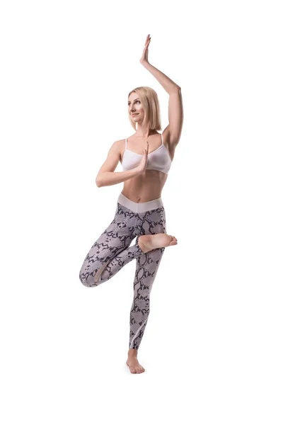 Blondine in Yoga-Pose isoliert erschossen — Stockfoto