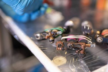 Dövme renkleri ve aletleri görünümü yakın