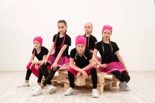 Young girls in bandanas group portrait — Stock Photo, Image