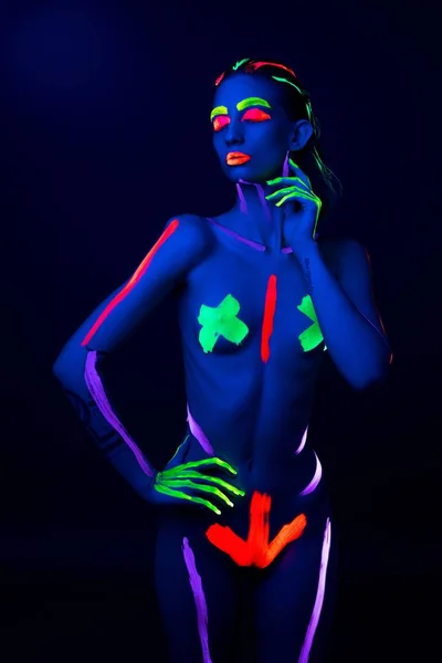 Ultraviyole bodyart portre ile Kız — Stok fotoğraf