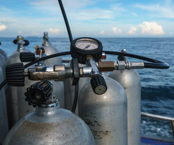 Dalış ekipmanı. Deniz zemin gaz silindir