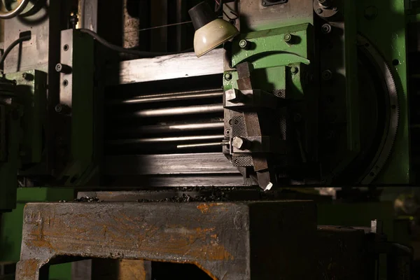 Lavorazione dei metalli negli impianti di produzione foto — Foto Stock