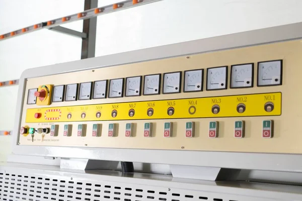 Modern cam cilası makinesinin kontrol paneli — Stok fotoğraf