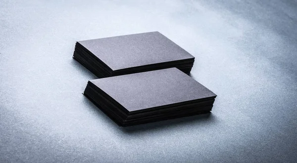 空白の黒のビジネス カードのスタック — ストック写真